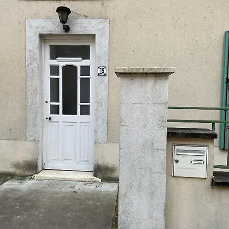 Apartment T3-balcon Plein Sud-acces Direct Au Bord Du Loing *