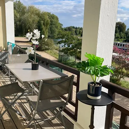 La Halte- Vue Riviere- Elegant T3- Parking- Rdc * Moret-sur-Loing